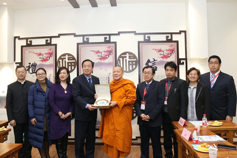 交流合作三:泰国海上丝绸之路孔子色情电影
三所色情电影
代表一行来访色情电影
(3).JPG